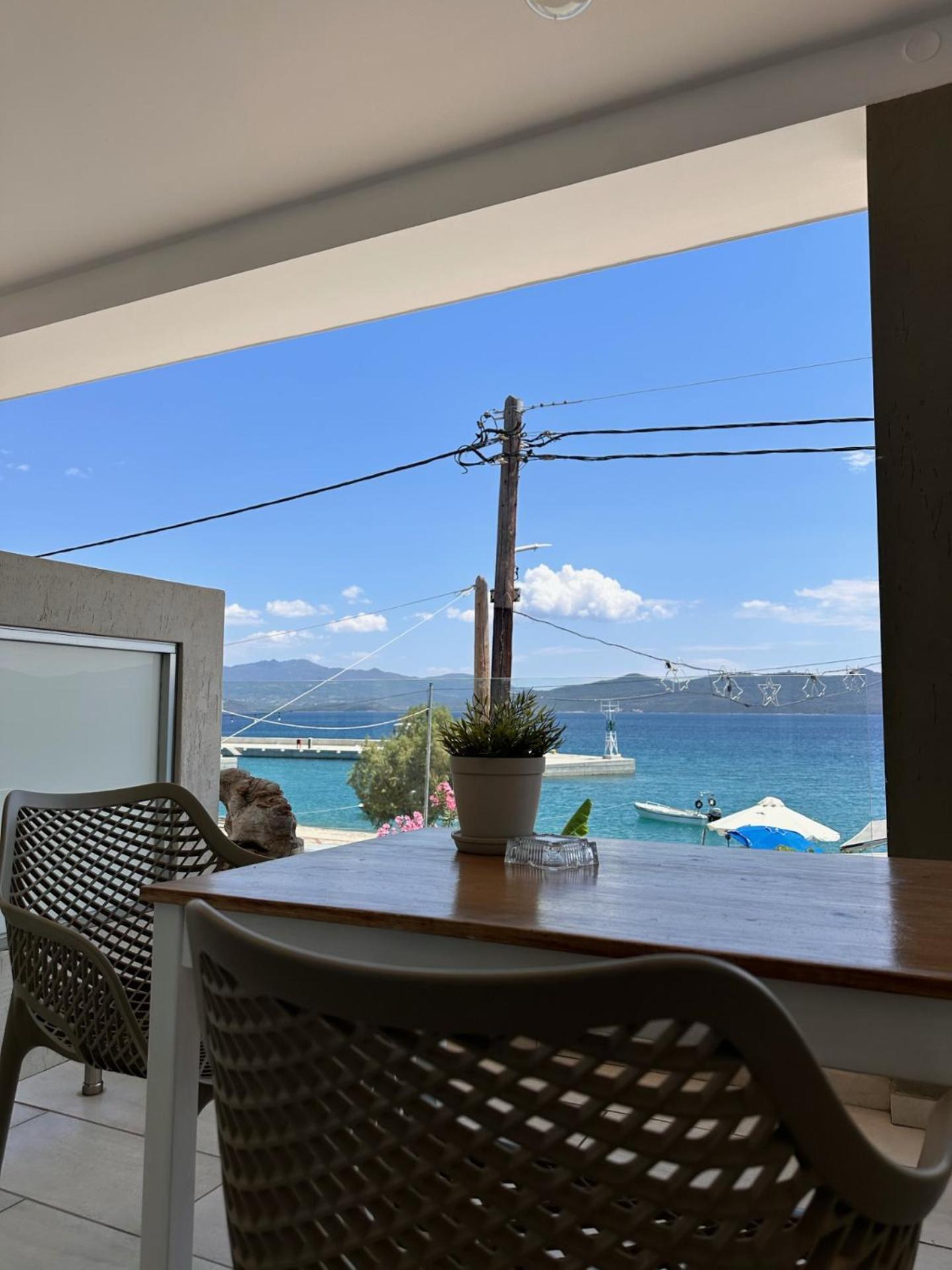 Oasi Luxury Apartments Glífa Екстериор снимка